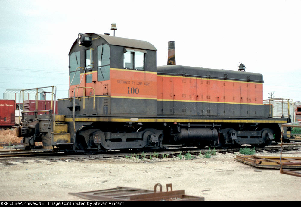 Ex Roscoe Snyder & Pacific SW1 #100 here lettered for "Southwest Ry Equp Corp".